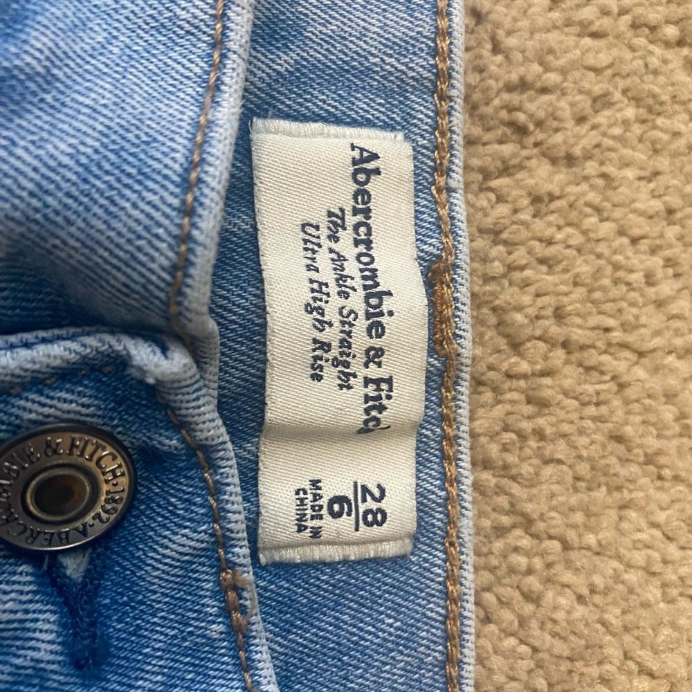Abercrombie Button Fly Ankle Straight Women’s High-Rise Jeans Size 6 - Picture 3 of 7